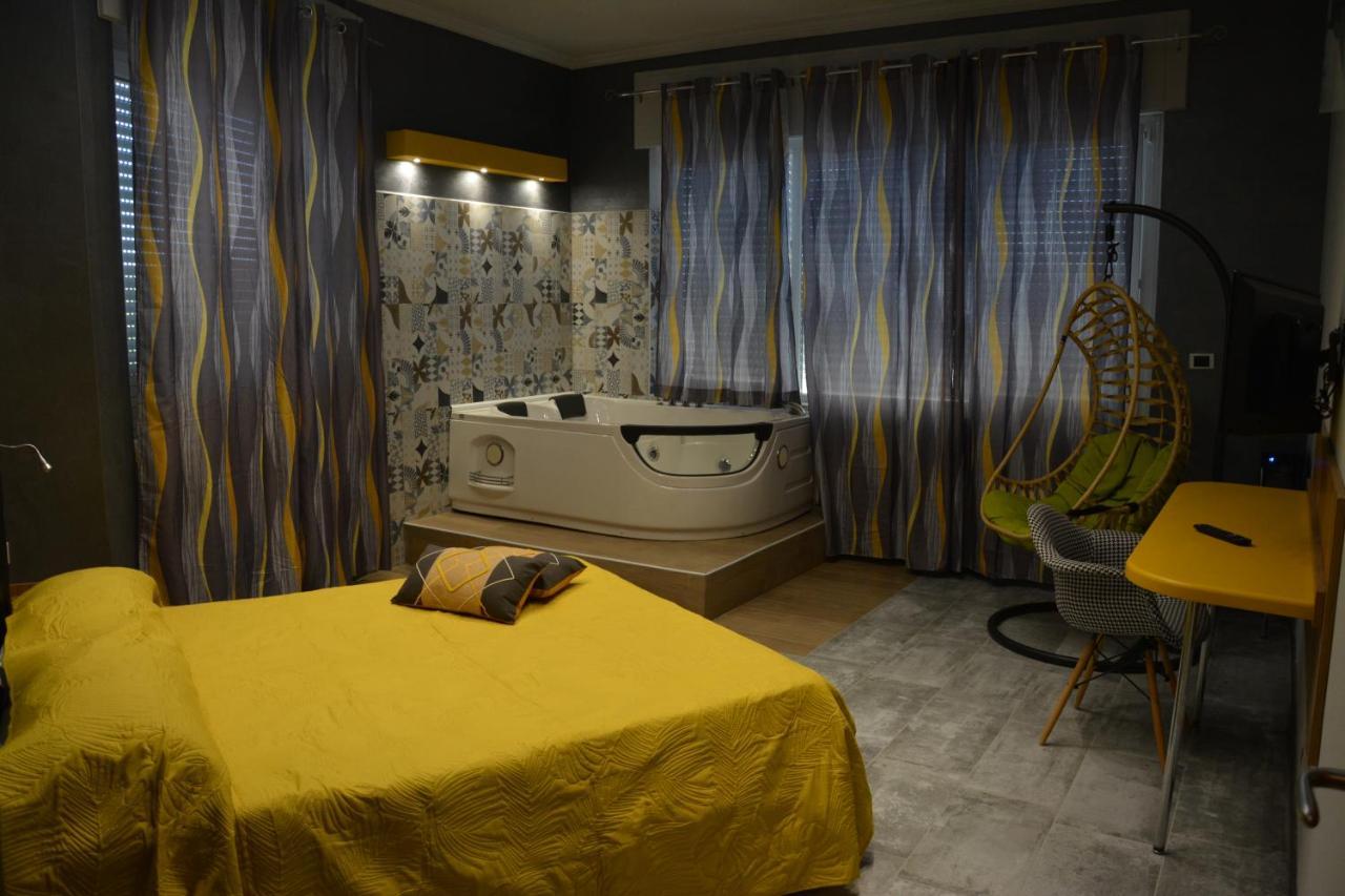 Hotel Royal Вивероне Екстериор снимка