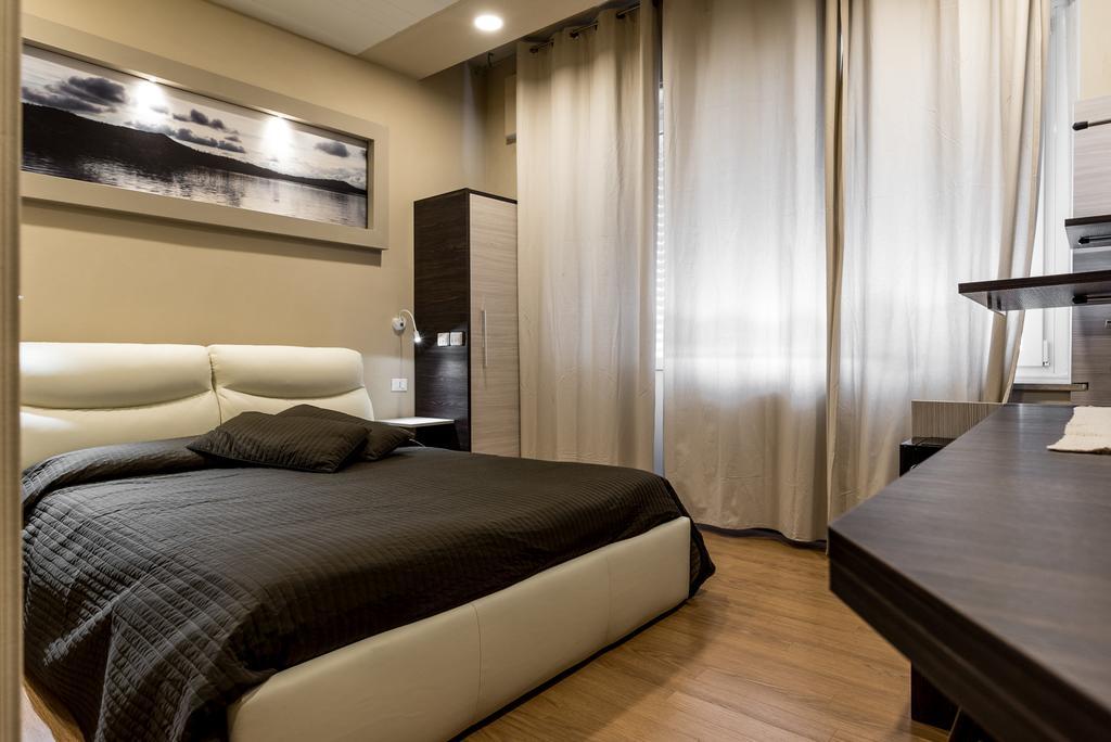 Hotel Royal Вивероне Екстериор снимка