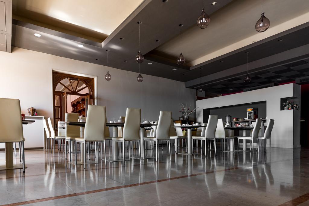 Hotel Royal Вивероне Екстериор снимка
