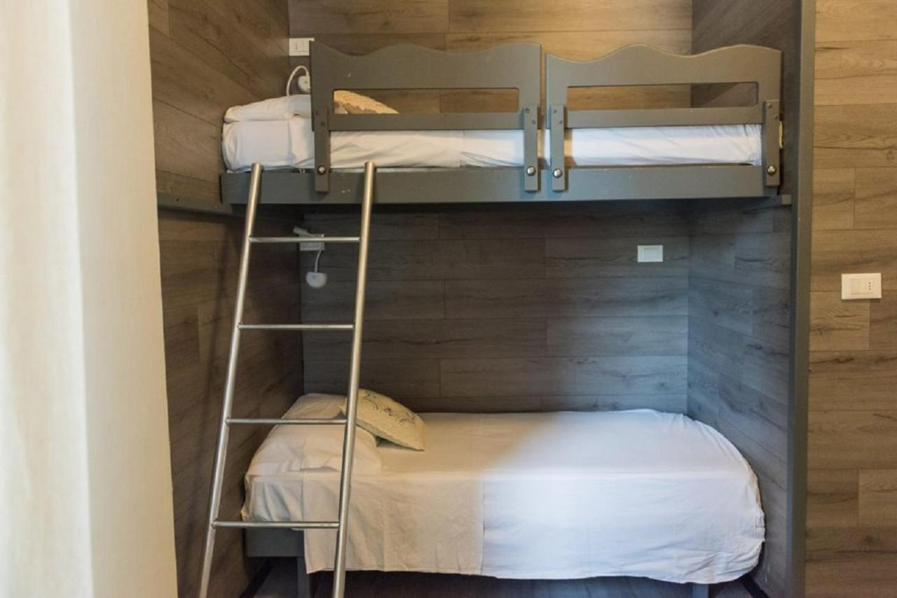 Hotel Royal Вивероне Екстериор снимка