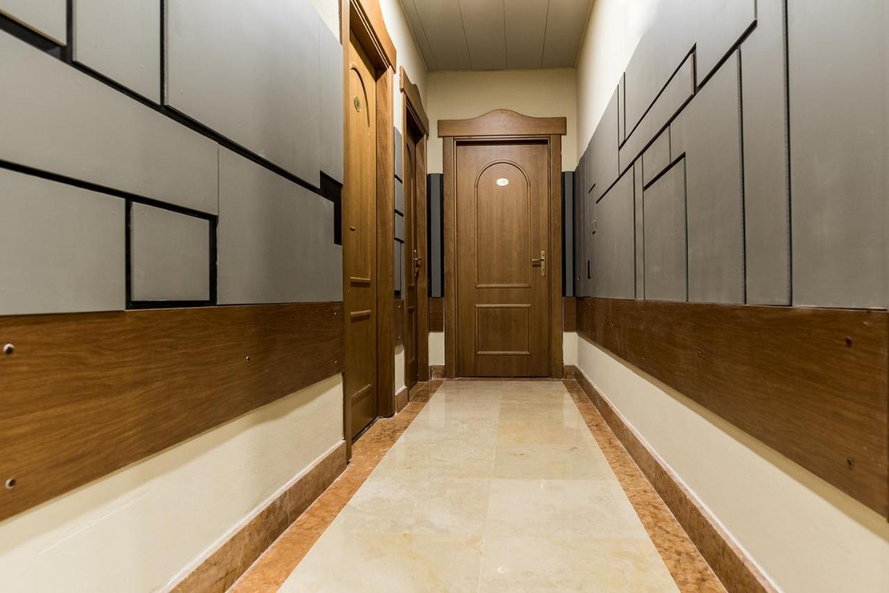 Hotel Royal Вивероне Екстериор снимка